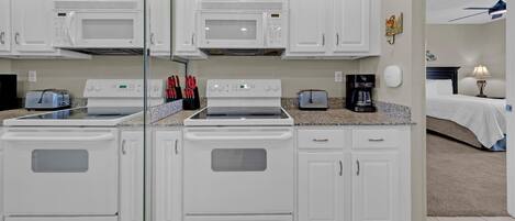 Appartement, Meerdere bedden (Sterling Reef 705) | Privékeuken | Een oven, een broodrooster