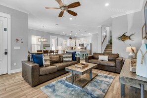 Hus, flere senger (Sea Ya Sun) | Oppholdsområde | TV