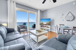 Living area - Sterling Reef 706 (Panama City Beach)