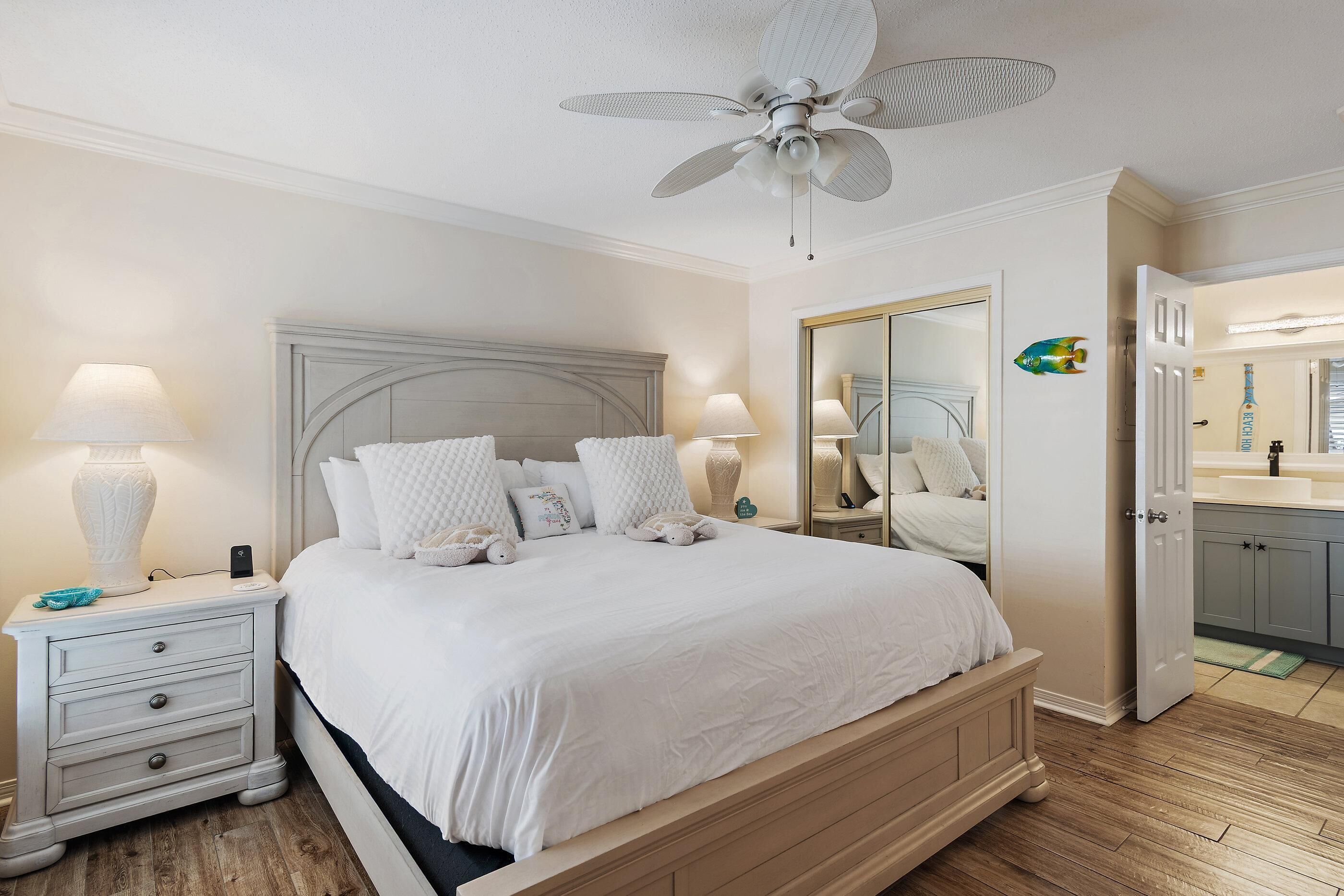 Appart'hôtel, 1 très grand lit et 1 canapé-lit (Seascape Lakefront Villas 189- Don't )