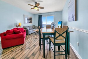 Condo, Multiple Beds (Sterling Reef 1904- Penthouse) | Dining