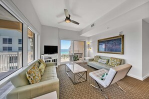 公寓客房, 多張床 (Luau Retreat) | 客廳 | 電視