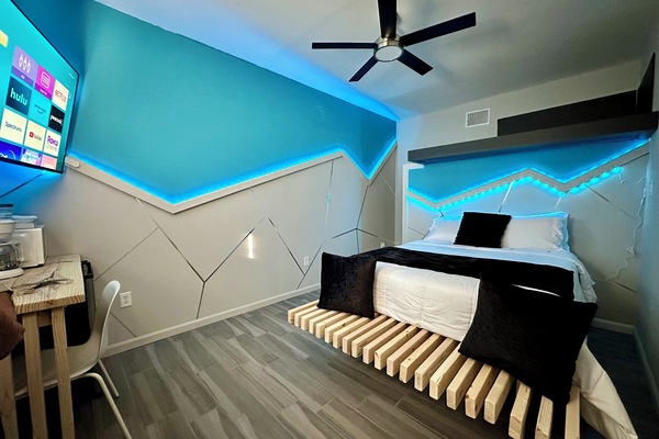 Whole view of the bedroom