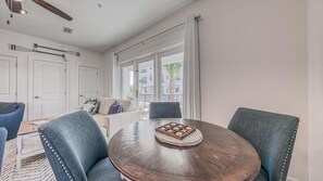 Apartment, Mehrere Betten (Hidden Lakes 114) | Innenbereich