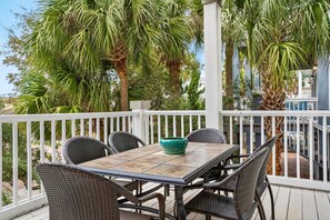 獨棟房屋, 多張床 (Flirty Flamingo) | 室外用餐