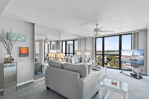 Living area - Enclave 601a (Destin)
