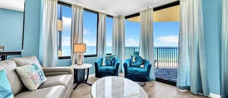 Huoneisto, 1 suuri parisänky ja vuodesohva (Sunbird 606W) | Oleskelualue | Televisio