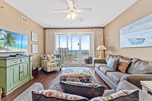 คอนโด, หลายเตียง (Ariel Dunes II 1007- Son-Sent Blessin) | บริเวณนั่งเล่น | ทีวี