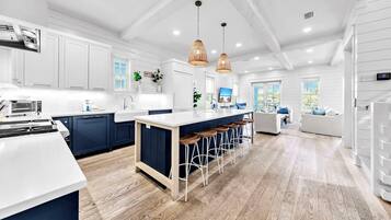 Casa, varias camas (Grayt Oasis) | Cocina privada | Horno y tostadora