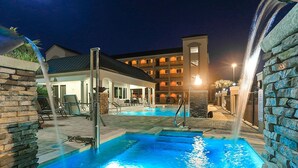Condo, nhiều giường (Alerio A101) | Hồ bơi | Hồ bơi ngoài trời, hồ bơi nước nóng 
