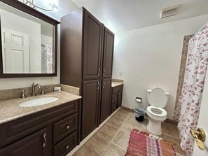 Hair dryer, towels - 12 guests. W/ Ping pong, Air hockey, Volleyball! (Las Vegas)