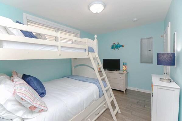 2 habitaciones, tabla de planchar con plancha, wifi y ropa de cama 