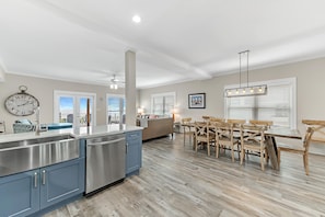 Hus - flera sängar (Inheritance Delayed Beach House Suite) | Interiör