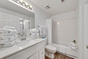 Condo, 1 King Bed with Sofa bed (Windemere 1204) | Bathroom