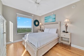 Apartamento, varias camas (Indigo West 1904) | 4 dormitorios, tabla de planchar con plancha, wifi
