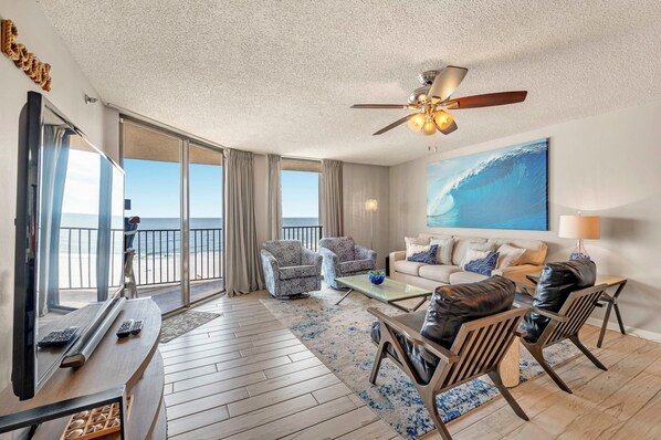 Living area - Phoenix East 806 (Orange Beach)