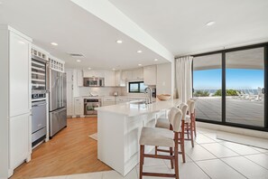 Appart'hôtel, plusieurs lits (Eden East 604) | Cuisine privée