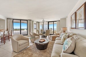 Appart'hôtel, plusieurs lits (Eden East 604) | Coin séjour