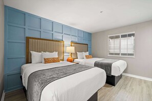 2 bedrooms, iron/ironing board, WiFi, bed sheets - Spacious Buckhead Condo Pets welcome Free Parking (Atlanta)