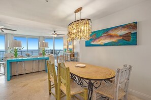 公寓客房, 多張床 (Mirabella 602) | 用餐區