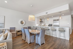 Condo, várias camas (Vista Del Mar 806) | Parte interna