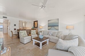Living area - Shipwatch Riverside E905 (Pensacola)