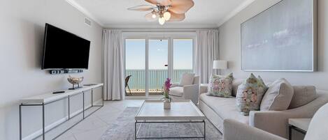 公寓客房, 多張床 (Windemere 1307) | 起居區 | 電視