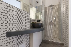 Shower, hair dryer, bidet, towels - Domus Rinascimento (Piazza Navona) - Apartment with terrace (Roma)