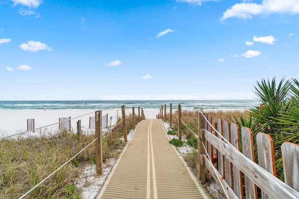 Condo, 1 King Bed with Sofa bed (Grand Caribbean West 205) | Beach