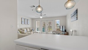 Condo, 1 Katil Raja (King) dengan Katil Sofa (Grand Caribbean West 205) | Bahagian dalam