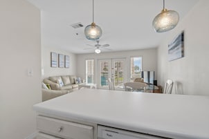 Appart'hôtel, 1 très grand lit et 1 canapé-lit (Grand Caribbean West 205) | Intérieur
