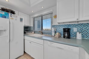 Condo, 1 King Bed (Shipwatch D601) | Private kitchen