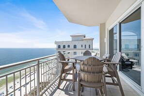 ์ฝ๋, ์นจ๋(์ฌ๋ฌ ๊ฐ) (Indigo East 2104 Penthouse) | ์ผ์ธ ์๋น