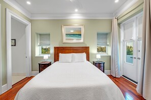 House, Multiple Beds (Bella Villa Waterfront Suite) | 3 bedrooms, iron/ironing board, WiFi - Bella Villa Waterfront Suite (Pensacola)