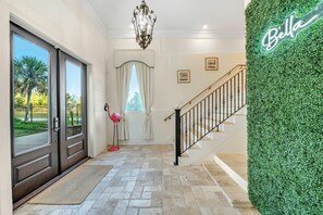 House, Multiple Beds (Bella Villa Waterfront Suite) | Interior - Bella Villa Waterfront Suite (Pensacola)