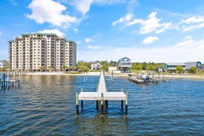 House, Multiple Beds (Bella Villa Waterfront Suite) | Marina - Bella Villa Waterfront Suite (Pensacola)