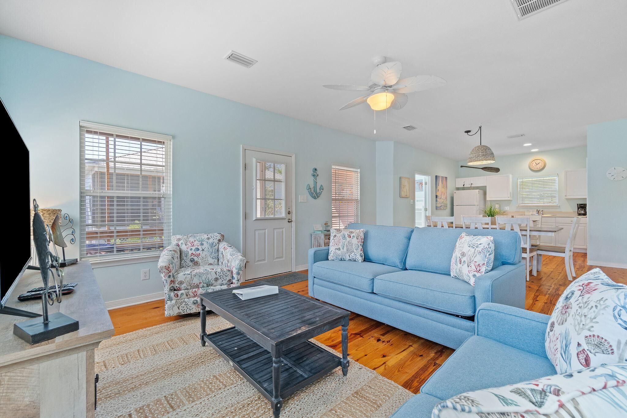 Casa, várias camas (Rookery 801) | Área de estar | TV