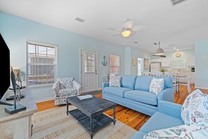 House, Multiple Beds (Rookery 801) | Living area | TV - Rookery 801 (Gulf Shores)