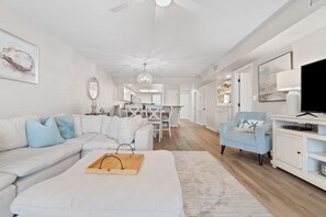 Living area - Wind Drift South West 308 (Orange Beach)