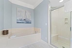 Apartamento, varias camas (Peninsula Golf Club - The Links 204A) | Baño | Champú y papel higiénico