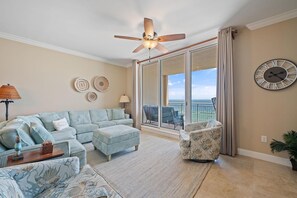 Apartment, Mehrere Betten (Indigo West 703) | Wohnbereich