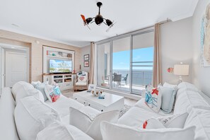Apartment, Mehrere Betten (Indigo West 1602) | Wohnbereich