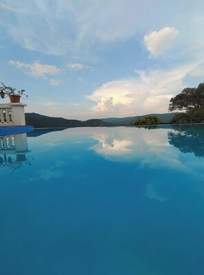 Outdoor pool - On The High Ground Tourism Point (Guhagar)