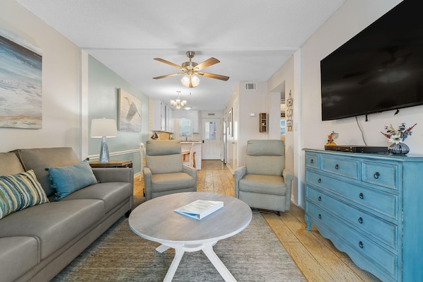 Condo, Multiple Beds (Harbor House B12 - My Blue Heron) | Living area