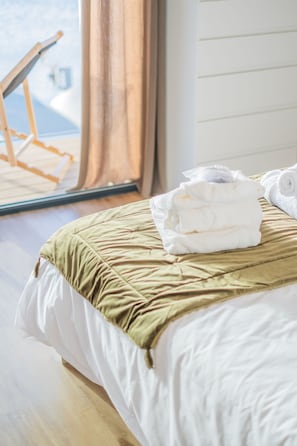 3 habitaciones, tabla de planchar con plancha, cuna de viaje y wifi