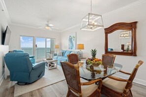 公寓客房, 多張床 (Seawind 1302) | 用餐區