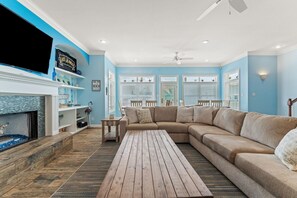 Hus - flera sängar (The Last Mango) | Vardagsrum | Tv