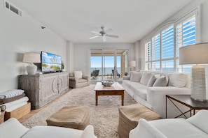 Living area - Beach Colony West 6D (Pensacola)