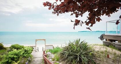 Cottage on Crystal Beach | 3BR & BBQ!