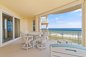 Condo, várias camas (Beach Colony Tower 4D) | Opções para refeição ao ar livre